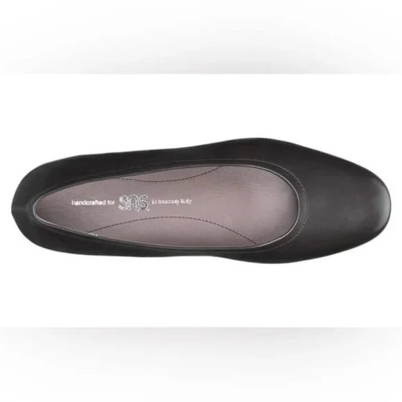 SAS Regina Pumps in Black - Picture 3 of 16